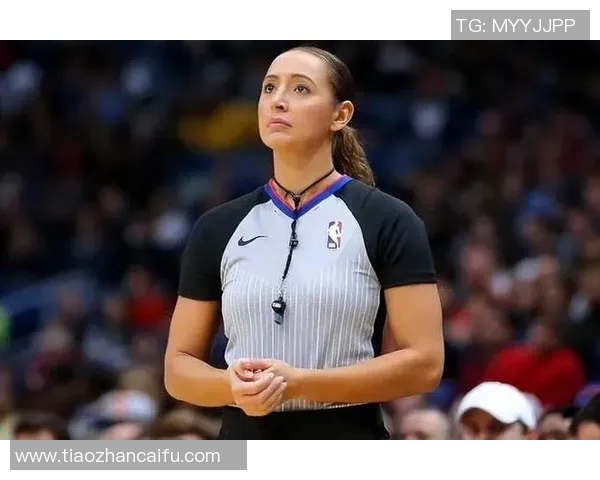 女裁判崭露头角 足球场上的女性力量与变革